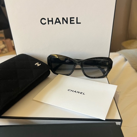 Authenticic Chanel Butterfly Sunglasses - Picture 1 of 14